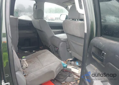 2011 Toyota Tundra Grade 4.6L V8 z USA, uszkodzony, nr VIN 5TFUM5F19BX023354